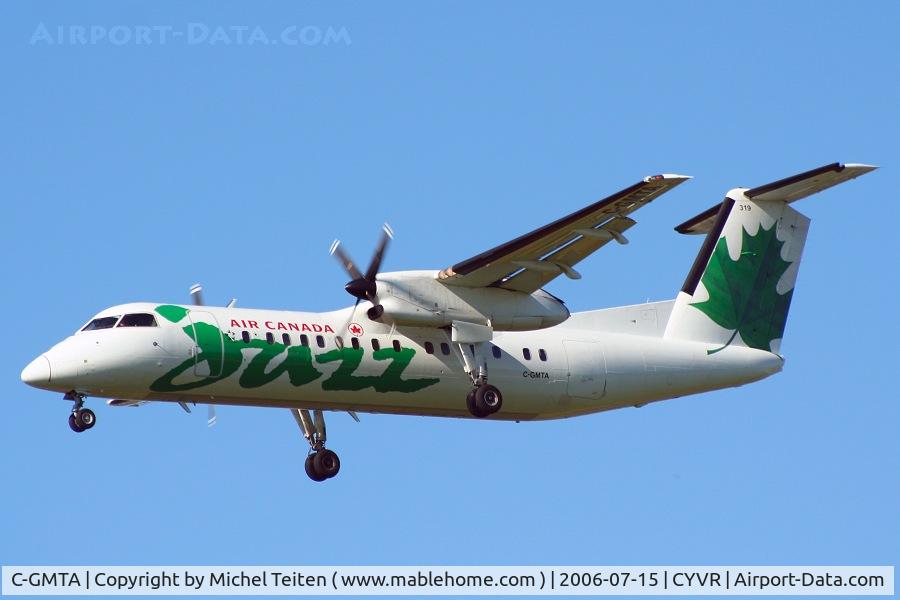 C-GMTA, 1989 De Havilland Canada DHC-8-301 Dash 8 C/N 174, Air Canada Jazz landing at Vancouver