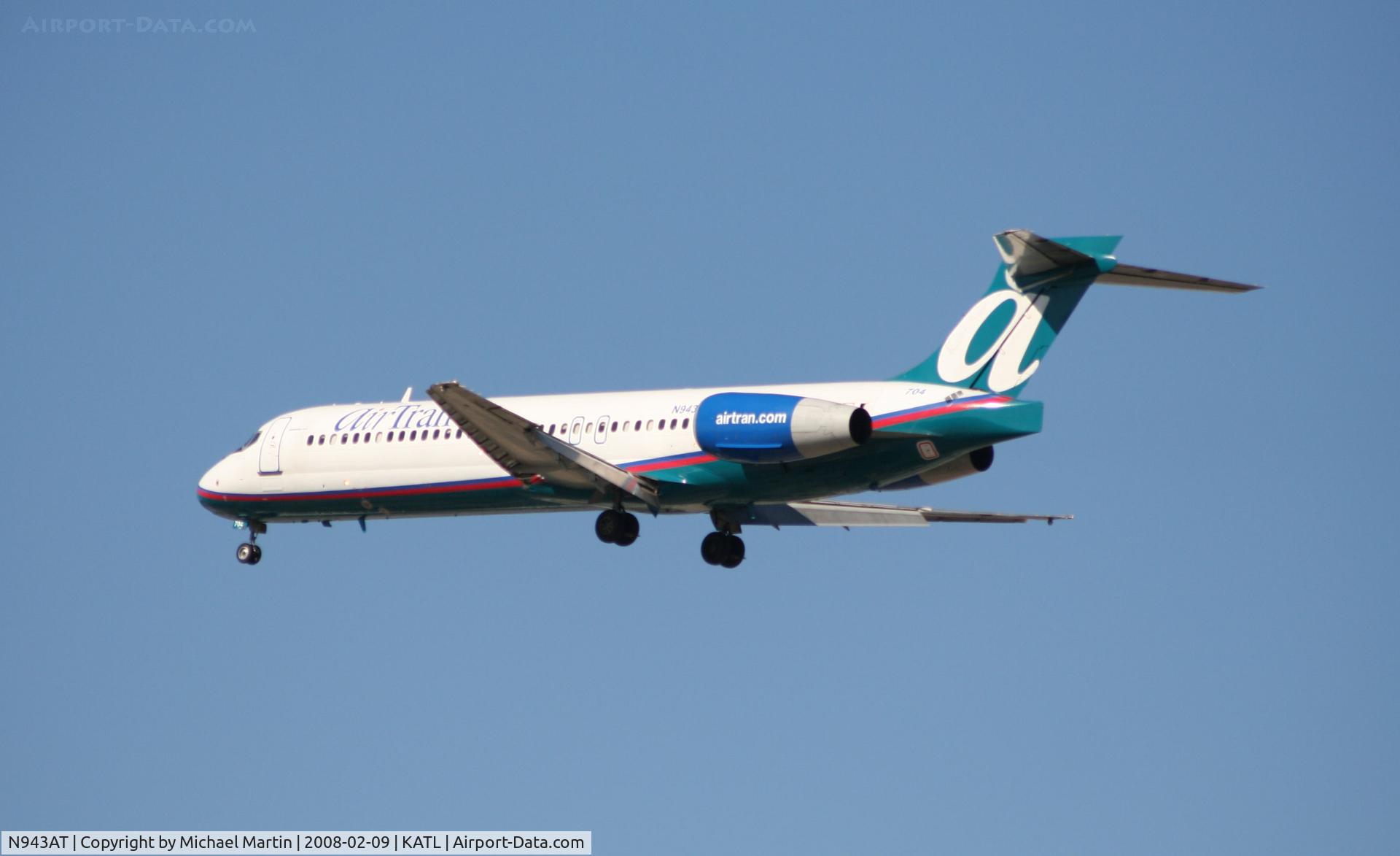 N943AT, 1999 Boeing 717-200 C/N 55006, Short Final for 26R