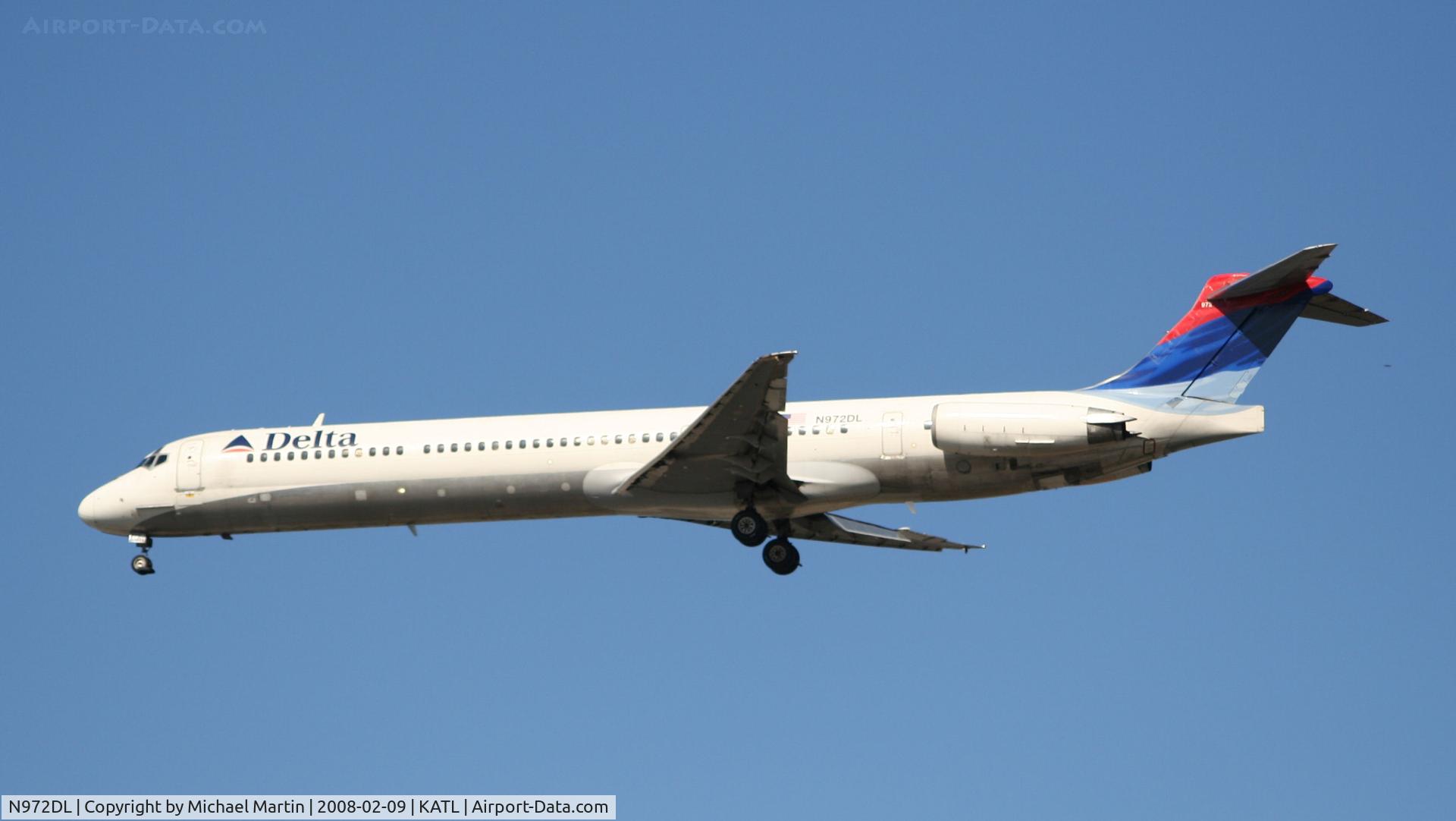 N972DL, 1991 McDonnell Douglas MD-88 C/N 53215, On final for Runway 26R