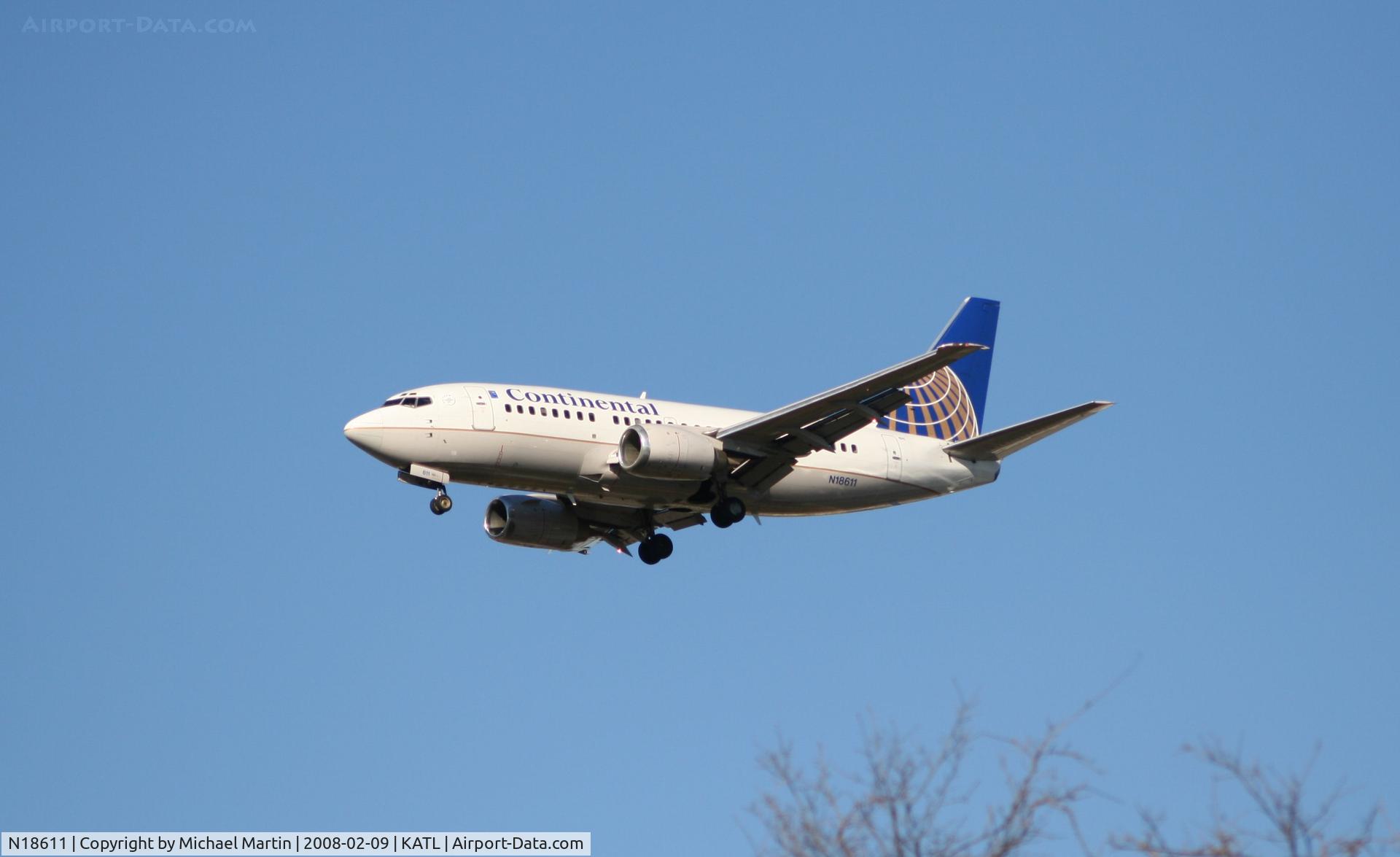 N18611, 1994 Boeing 737-524 C/N 27324, On final for Runway 26R