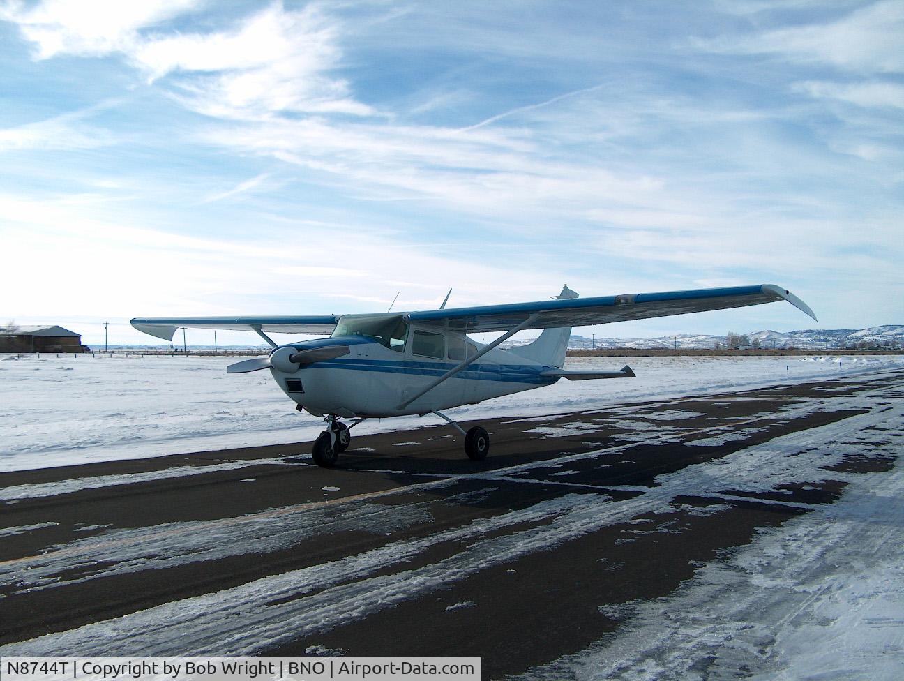 N8744T, 1959 Cessna 182C Skylane C/N 52644, Winter Day on the taxi way