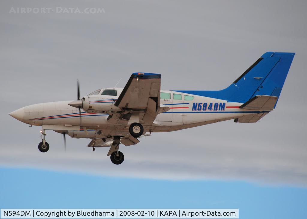 N594DM, 1979 Cessna 402C C/N 402C0068, Approach to 17L.