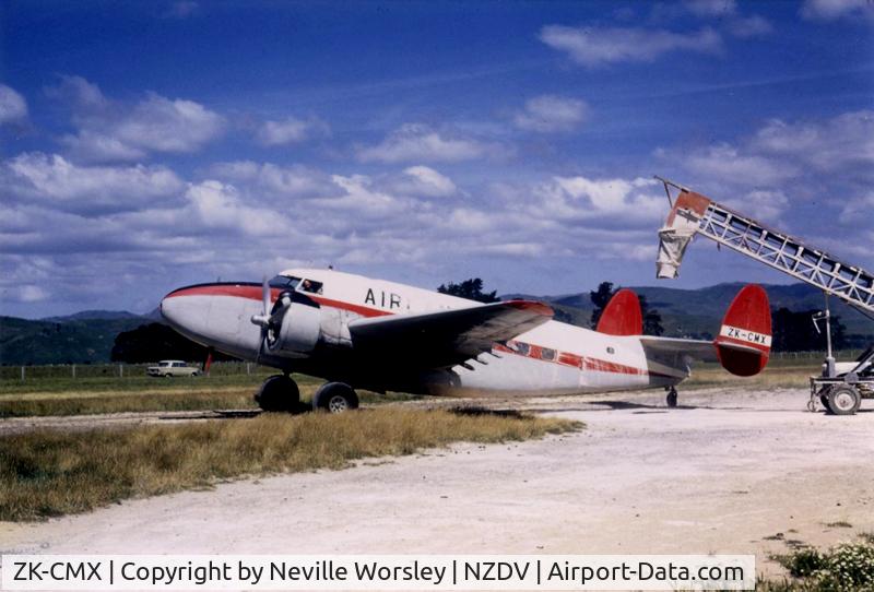 ZK-CMX, Lockheed 18-56 Lodestar C/N 18-2595, At Oringi 1968