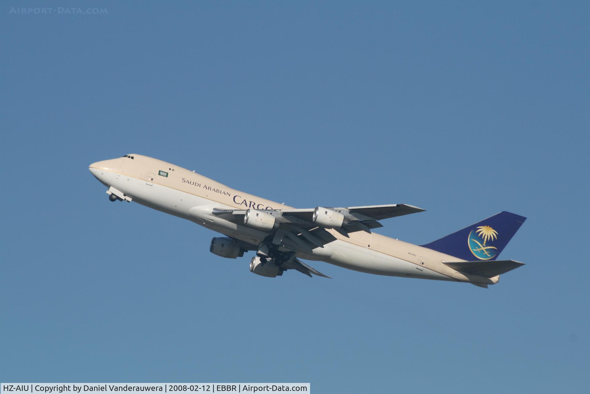 HZ-AIU, 1988 Boeing 747-268F C/N 24359/724, flight SV914 is taking off on rwy 25R