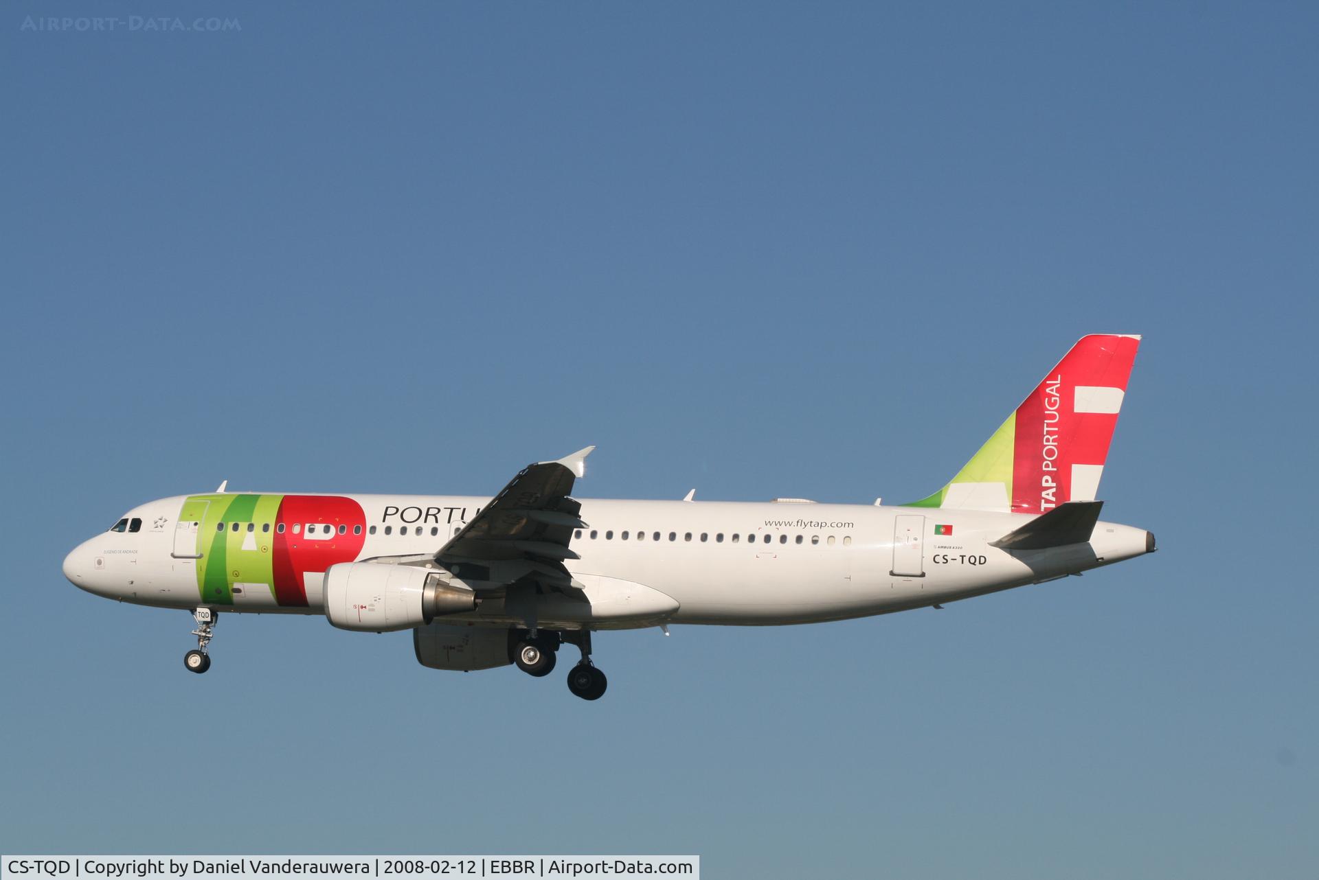 CS-TQD, 1999 Airbus A320-214 C/N 0870, arrival of flight TP604 to rwy 25L