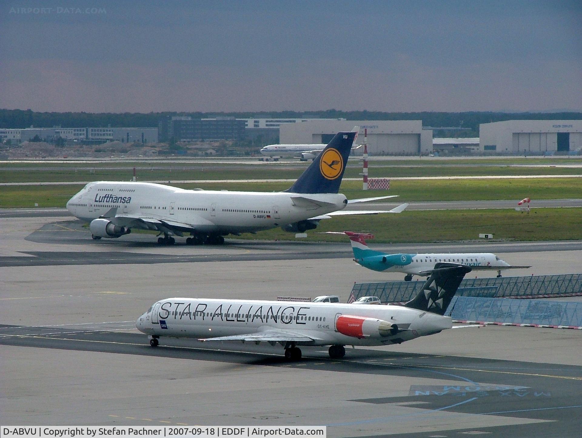 D-ABVU, 1998 Boeing 747-430 C/N 29492, Boeing 747 kurz vor dem Start.