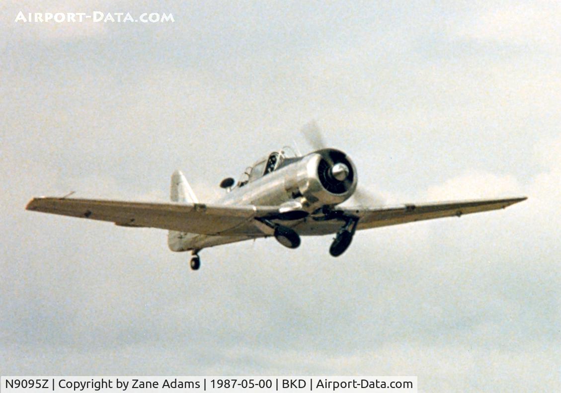 N9095Z, North American T-28A Trojan C/N 50-299, AT-6 At the Worlds Greatest Warbird Airshow ...EVER!