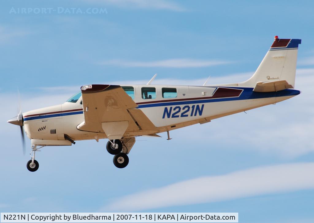 N221N, 1981 Beech A36 Bonanza 36 C/N E-1892, Approach to 17L.