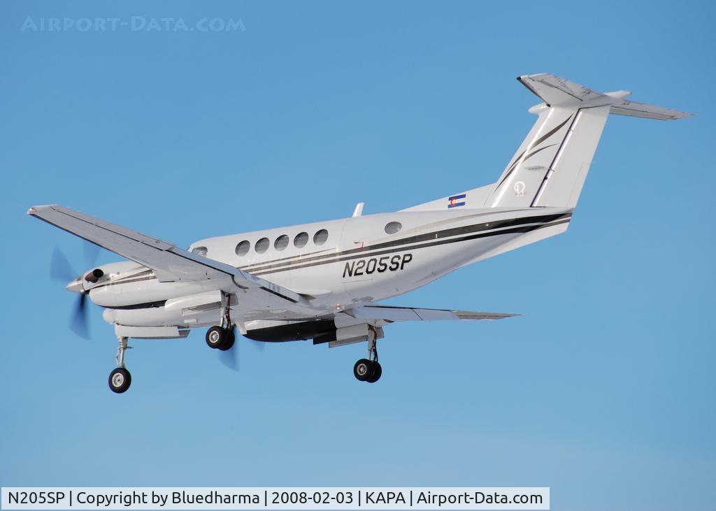 N205SP, Raytheon Aircraft Company B200 C/N BB-1826, Approach to 17L.