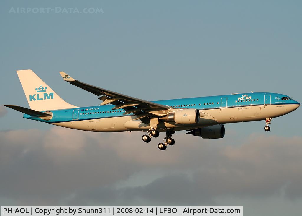 PH-AOL, 2008 Airbus A330-203 C/N 900, Go around over rwy 14R for delivery flight...