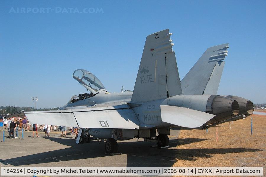 164254, 1991 McDonnell Douglas F/A-18D Hornet C/N 1017, XE-01 from VX-9