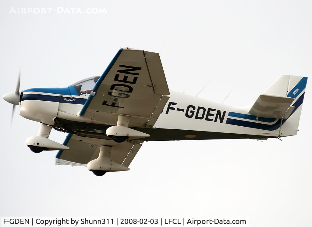 F-GDEN, Robin DR-400-120 Dauphin 2+2 C/N 1573, Take off for a new light flight