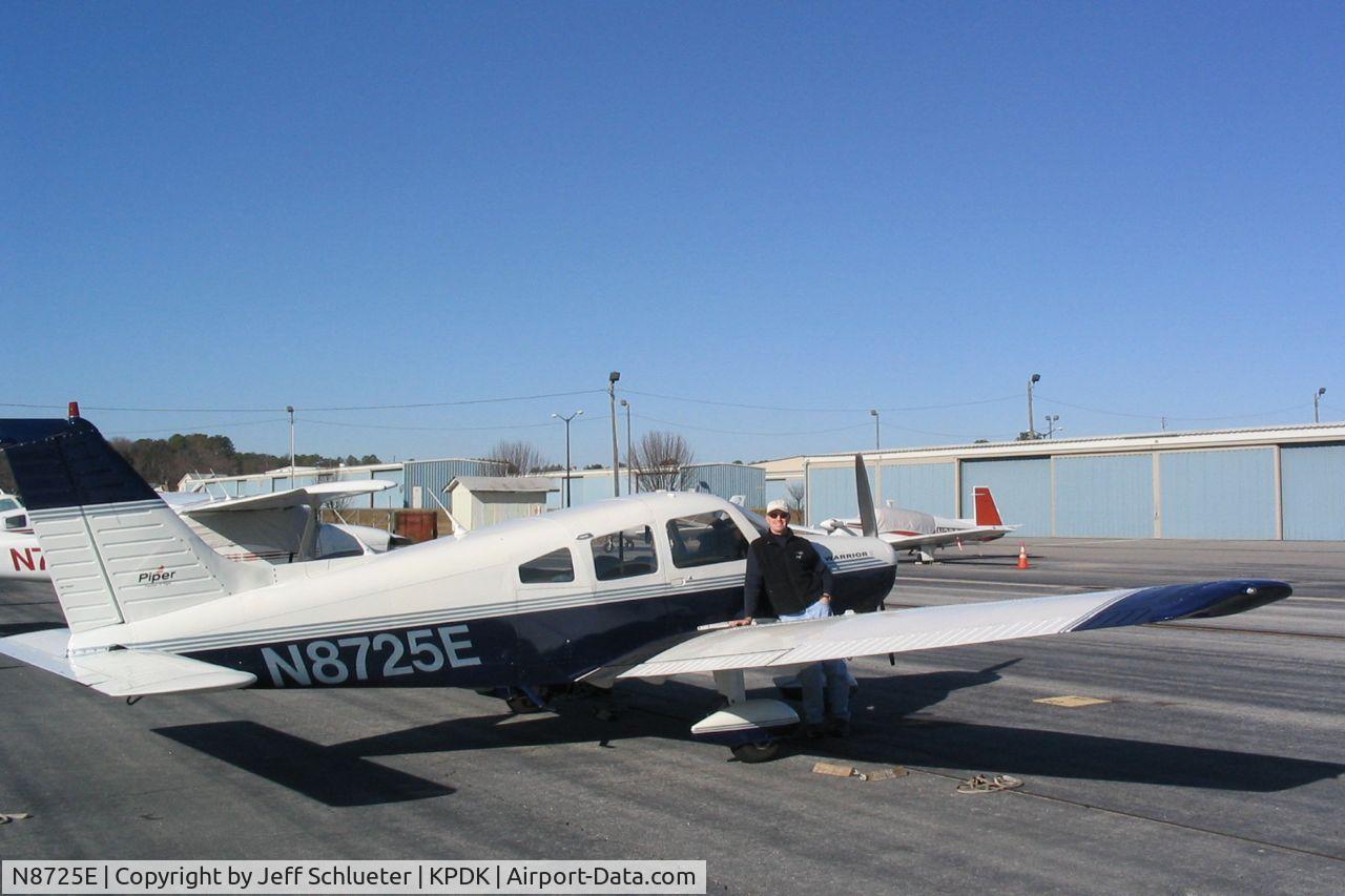 N8725E, 1976 Piper PA-28-151 C/N 28-7615153, 25E on the Ramp
