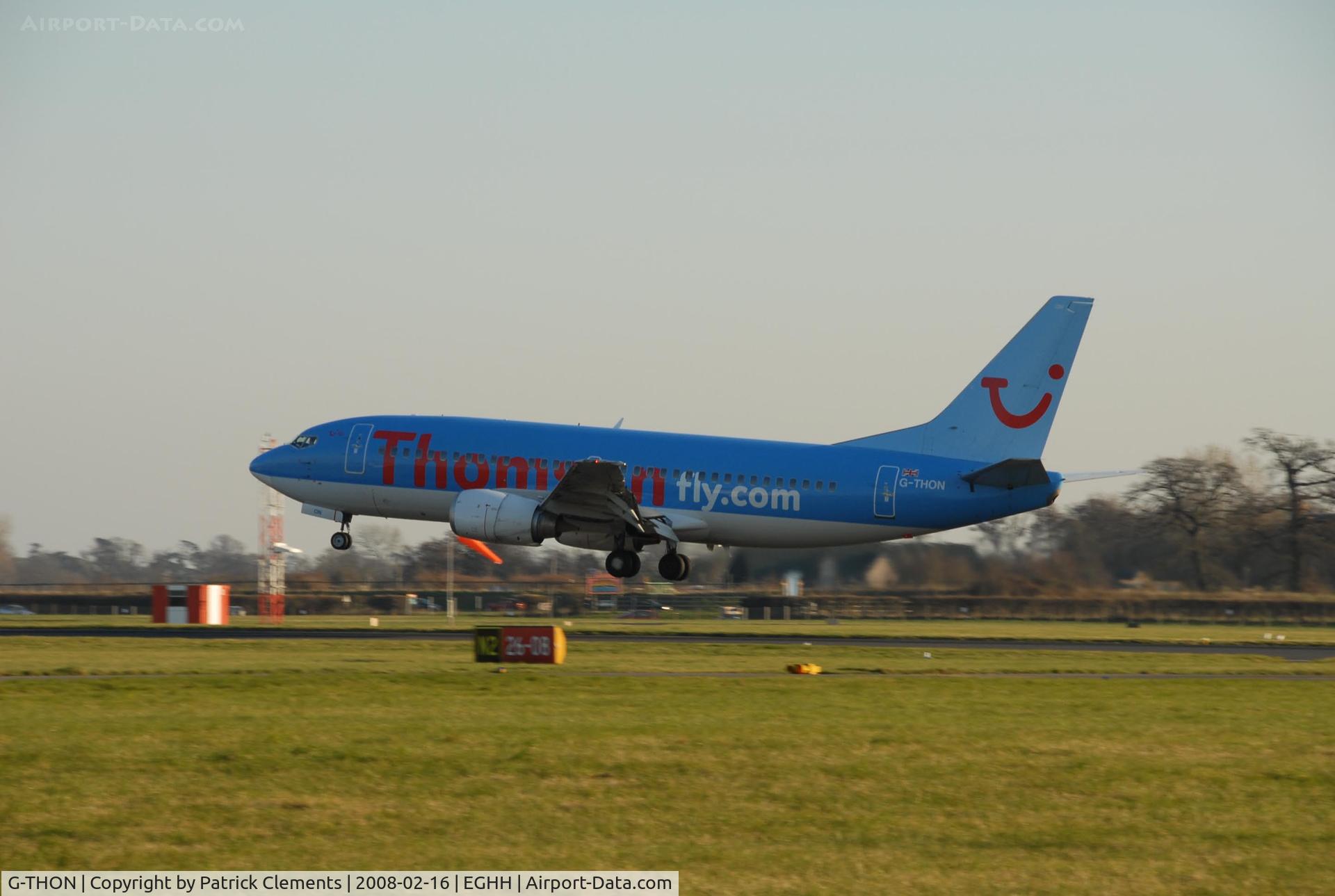 G-THON, 1999 Boeing 737-36N C/N 28596, LANDING RUNWAY 08