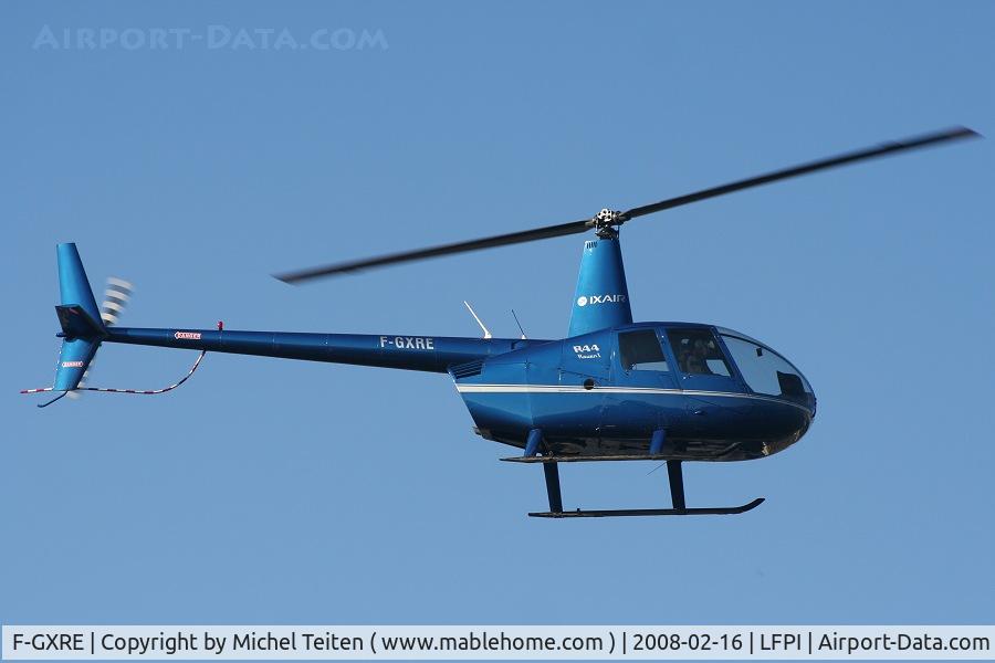 F-GXRE, Robinson R44 C/N 1301, Ixair helicopter lands at Issy