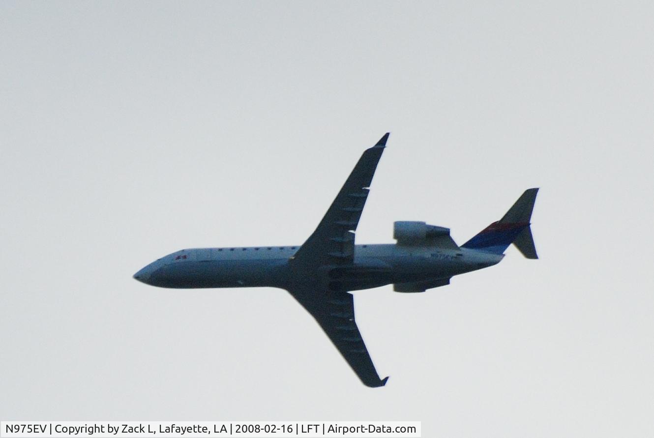 N975EV, 2001 Bombardier CRJ-200ER (CL-600-2B19) C/N 7599, Caught it flying past my house