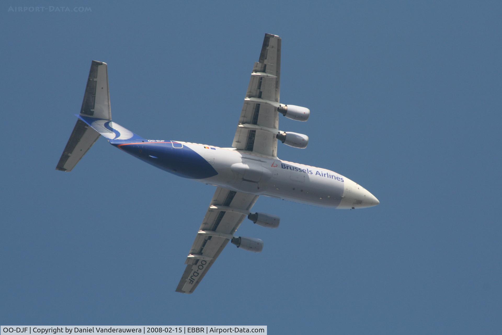 OO-DJF, 1990 British Aerospace BAe.146-200 C/N E2167, descending to the rwy (this time flying over my house)