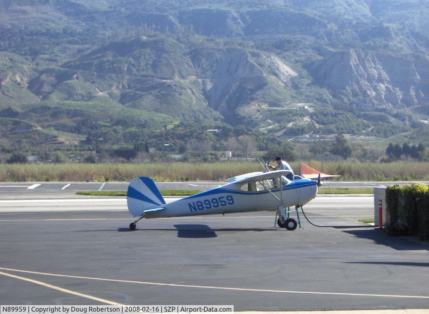 N89959, 1946 Cessna 140 C/N 9011, 1946 Cessna 140, Continental O-200 100 Hp upgrade, refueling