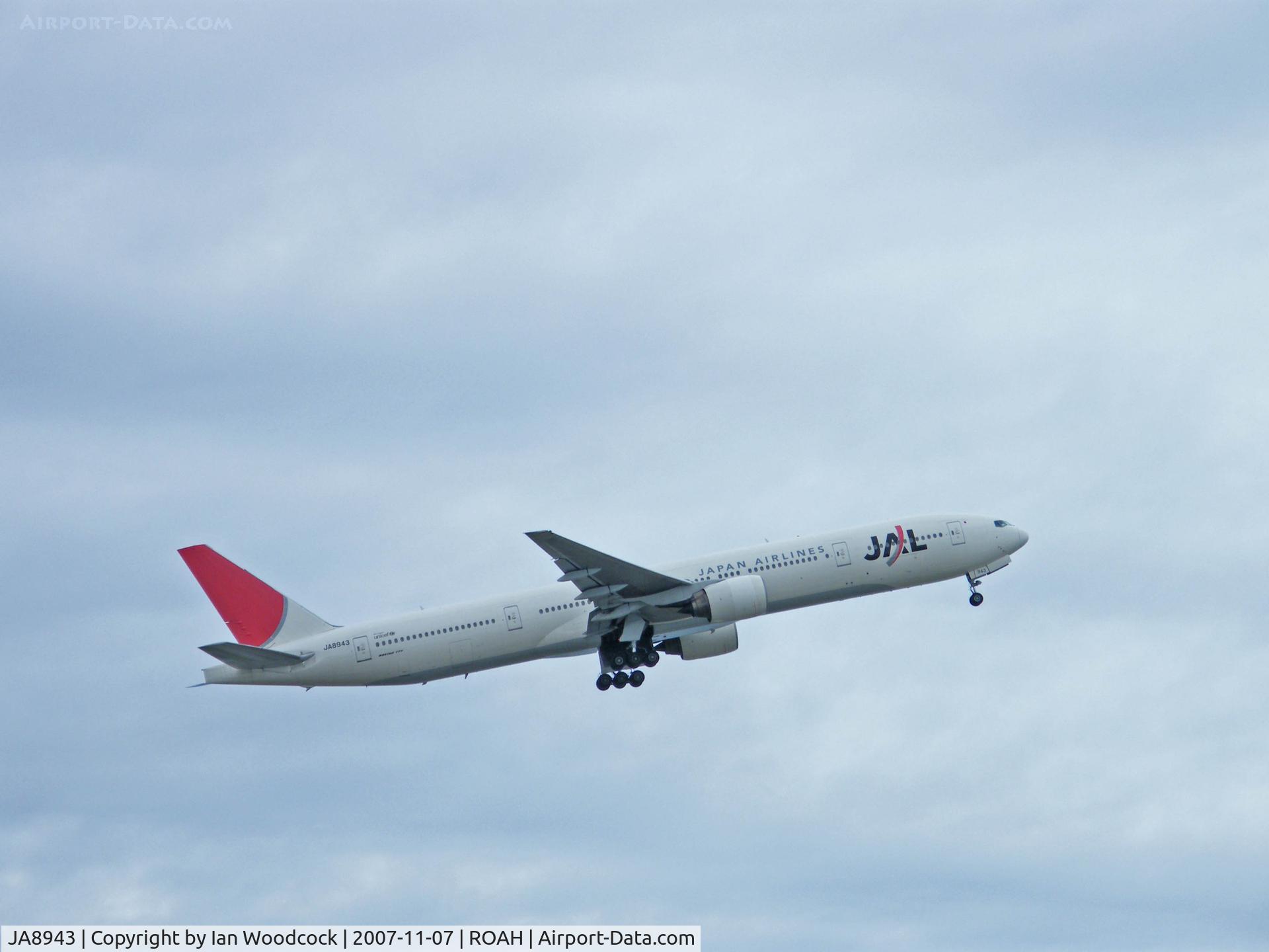 JA8943, 1999 Boeing 777-346 C/N 28395, Boeing 777-346/JAL/Naha