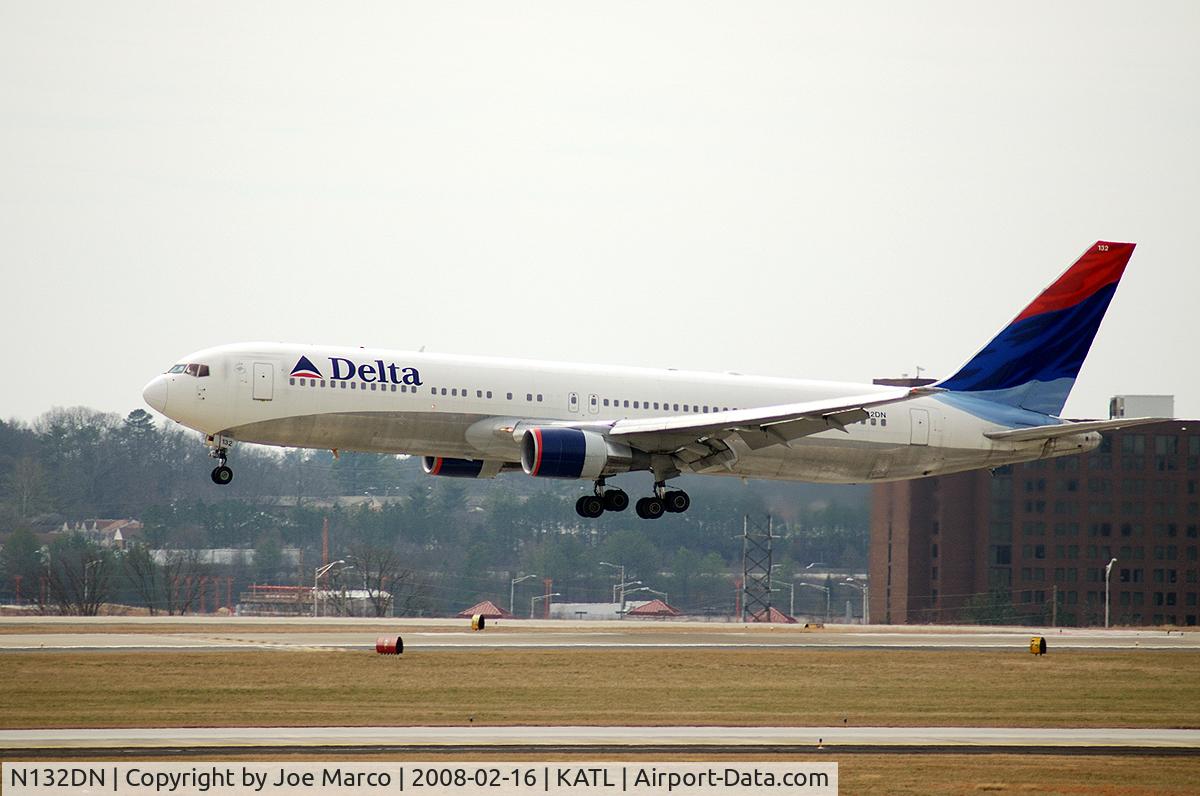 N132DN, 1991 Boeing 767-332 C/N 24981, @ATL