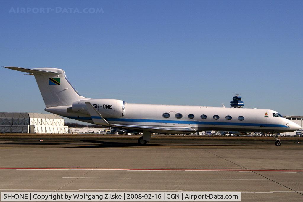 5H-ONE, 2003 Gulfstream Aerospace GV-SP (G550) C/N 5030, visitor