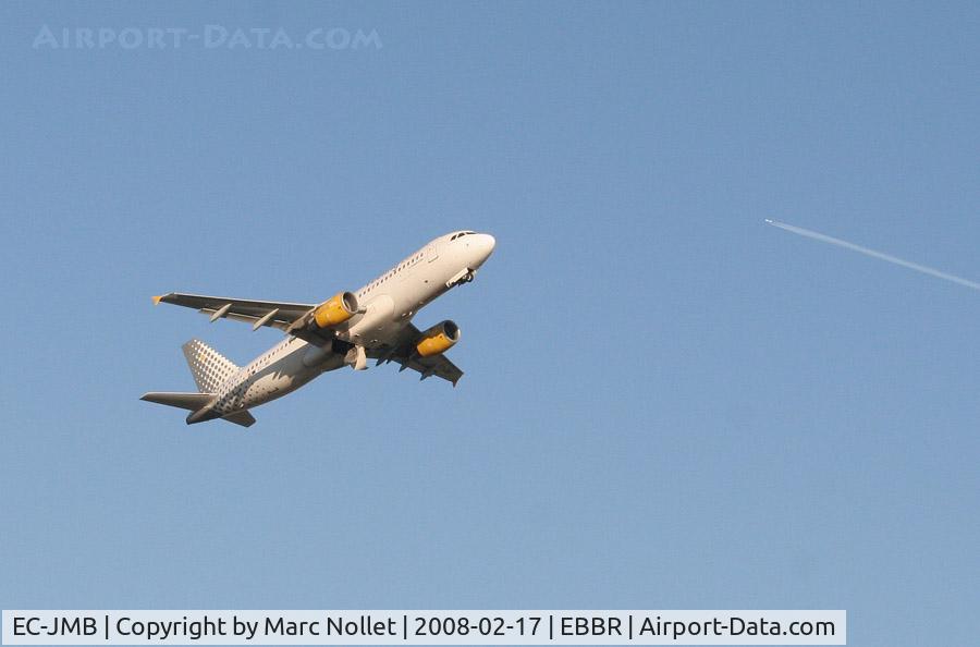 EC-JMB, 2005 Airbus A320-214 C/N 2540, Taking of at Brussels Airport