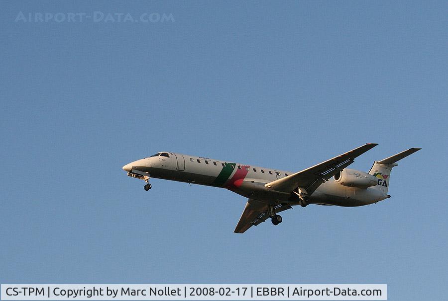 CS-TPM, 1998 Embraer EMB-145EP (ERJ-145EP) C/N 145095, Landing at Brussels Airport