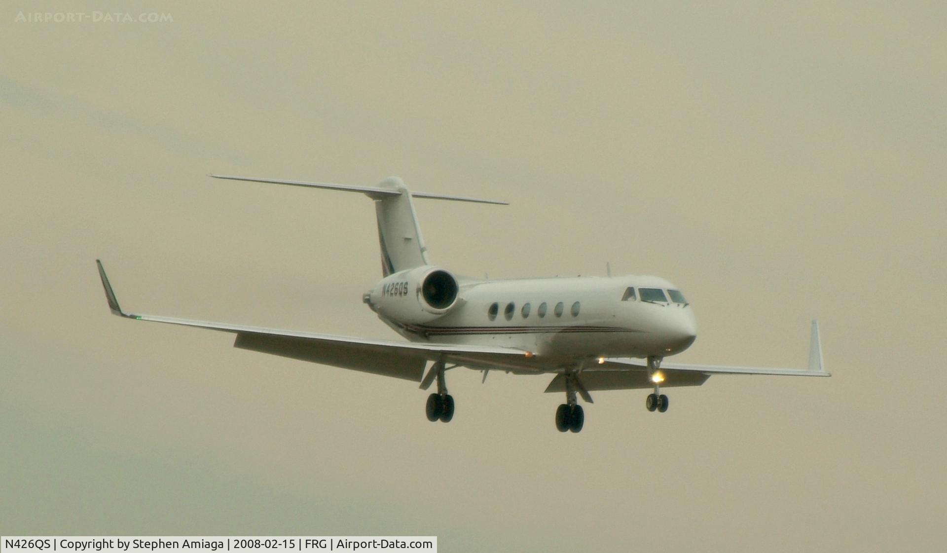 N426QS, 2000 Gulfstream Aerospace G-IV C/N 1426, Short Final for 19