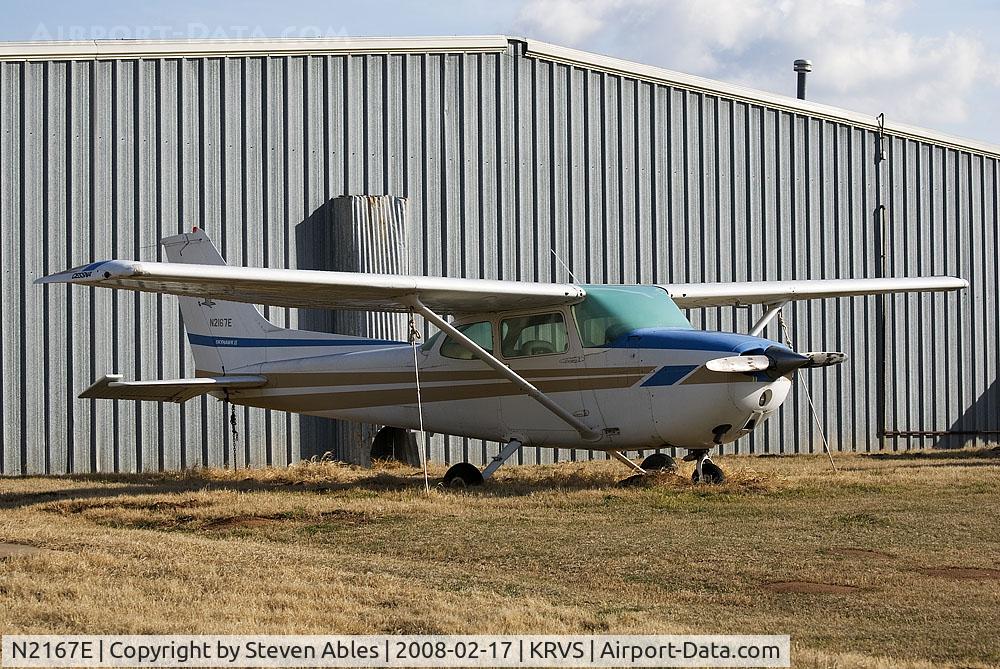 N2167E, 1978 Cessna 172N C/N 17271176, Doesn't look like she has flown in a while.