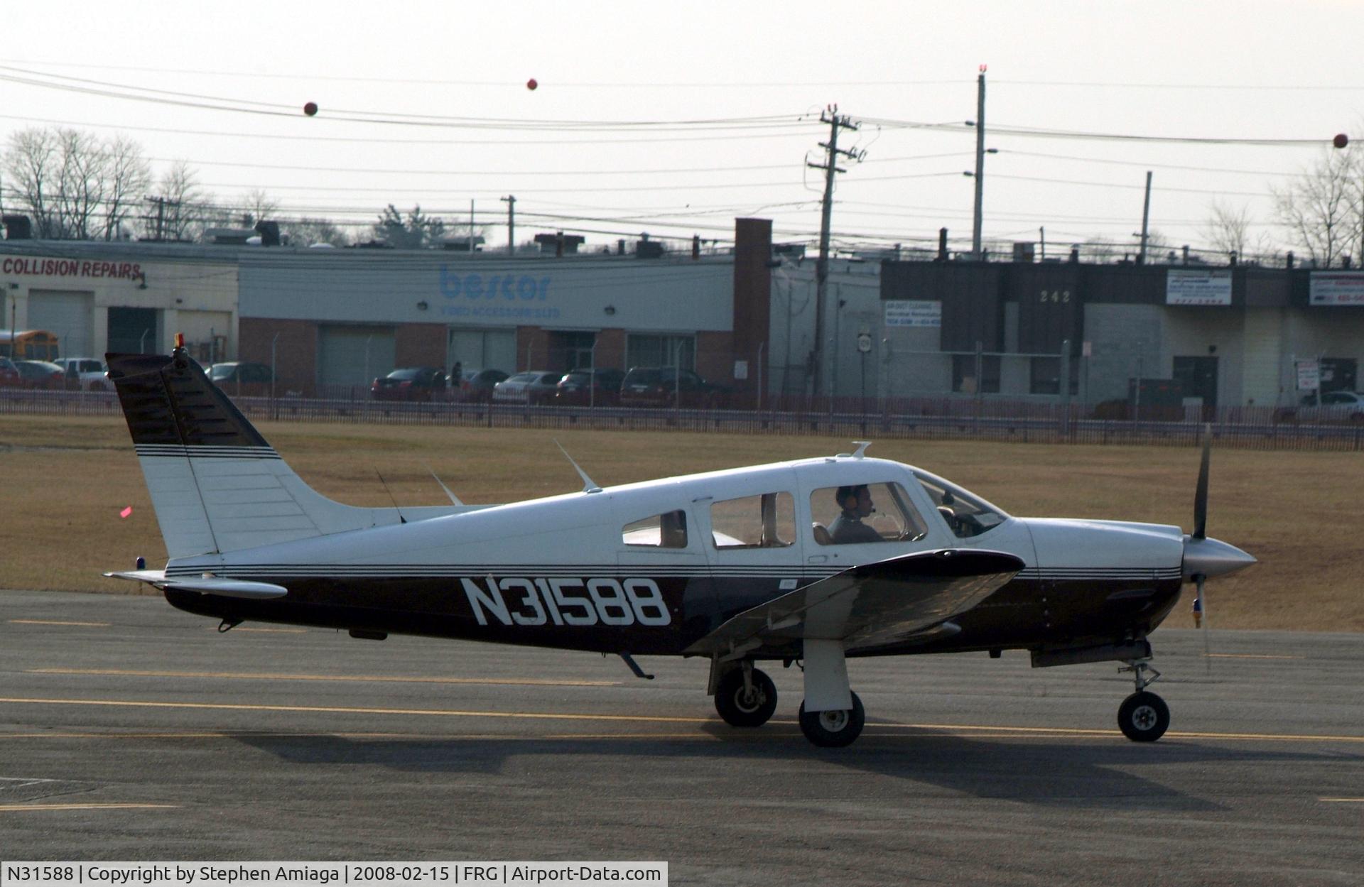 N31588, 1978 Piper PA-28R-201 Cherokee Arrow III C/N 28R-7837238, Arrow taxiing on 