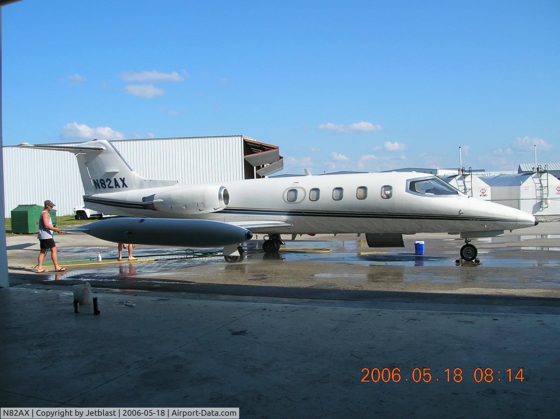 N82AX, 1980 Gates Learjet 25D C/N 301, 5/18/06