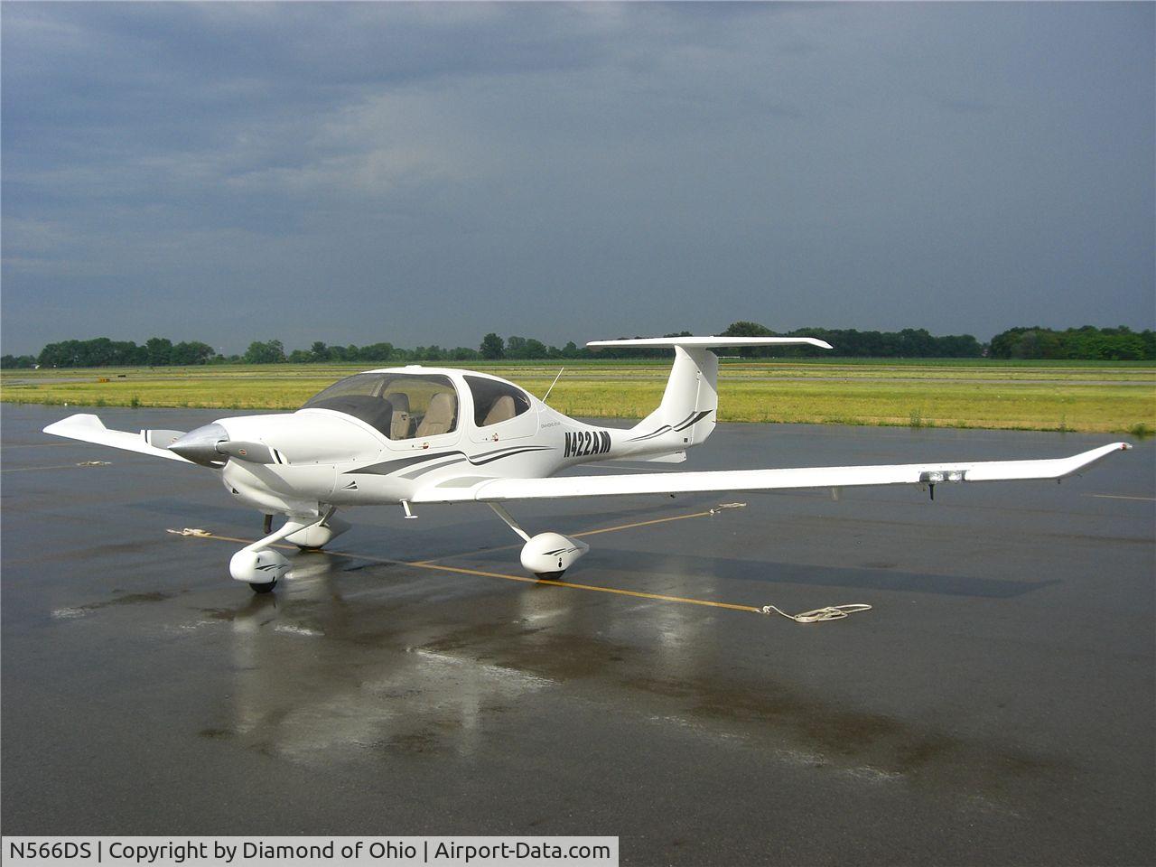N566DS, 2006 Diamond DA-40 Diamond Star C/N 40.646, on ramp