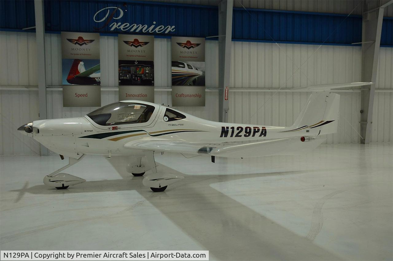 N129PA, 2005 Diamond DA-20C-1 Eclipse C/N C0346, in the hangar