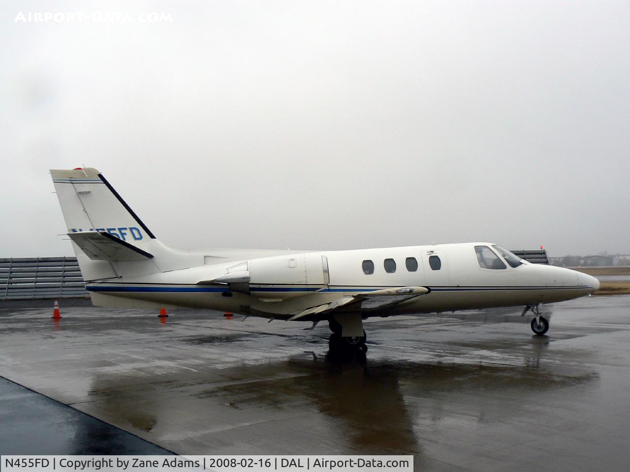 N455FD, 1977 Cessna 501 Citation I/SP C/N 501-0005, In the rain at Love Field, Dallas, TX