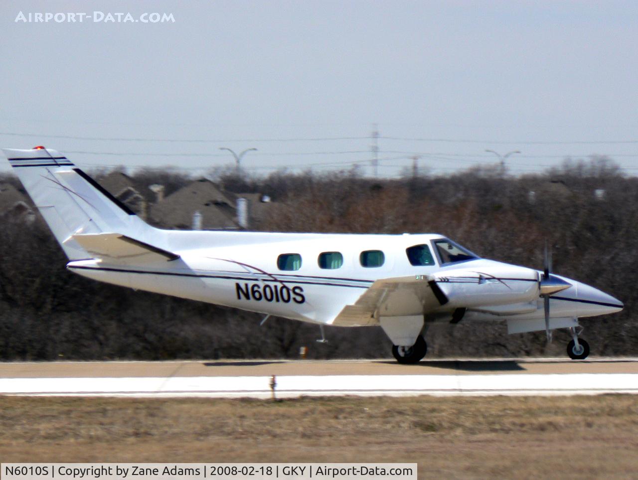 N6010S, 1975 Beech B-60 Duke C/N P-350, At Arlington Municipal