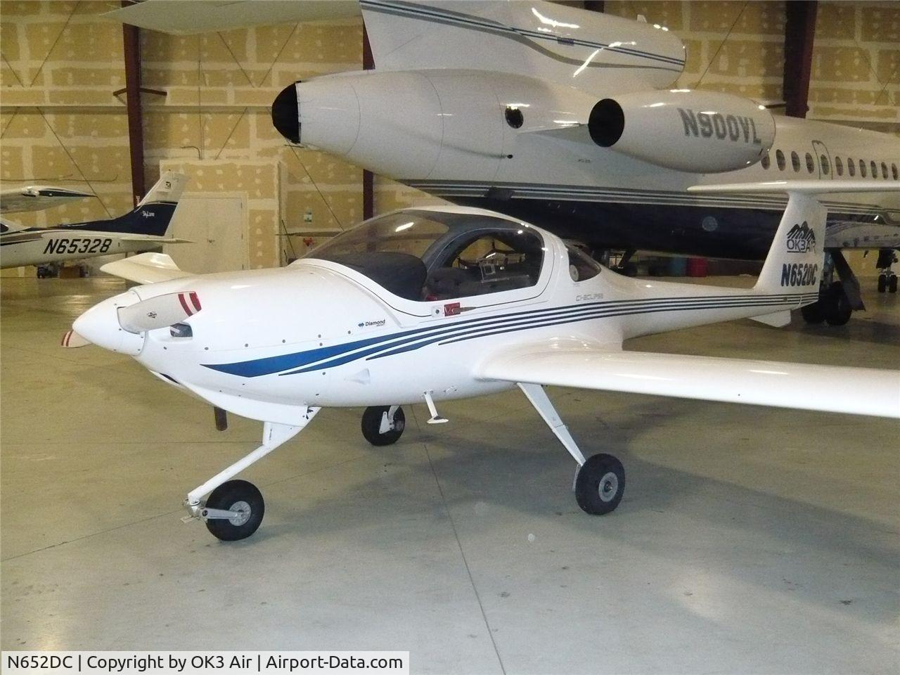 N652DC, 2001 Diamond DA-20C-1 Eclipse C/N C0152, In the hangar
