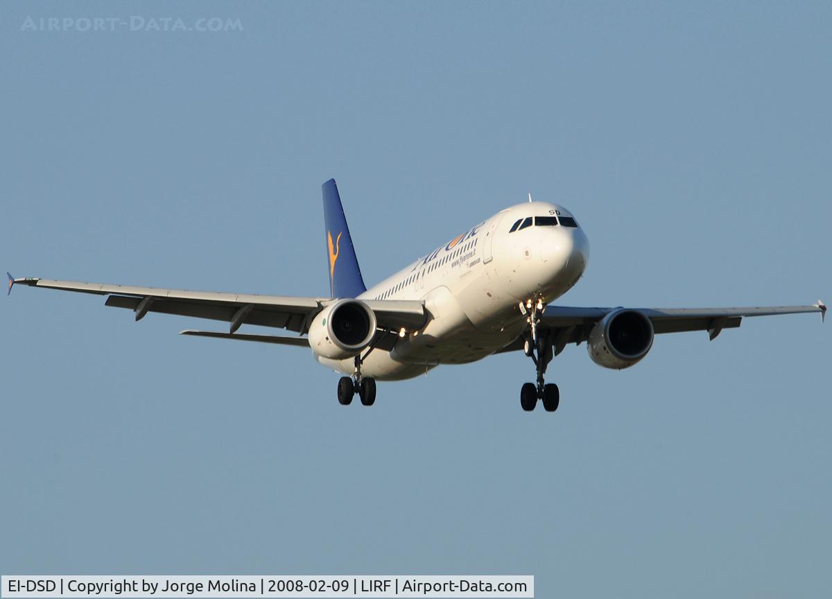 EI-DSD, 2007 Airbus A320-216 C/N 3076, On short final to RWY 16L.