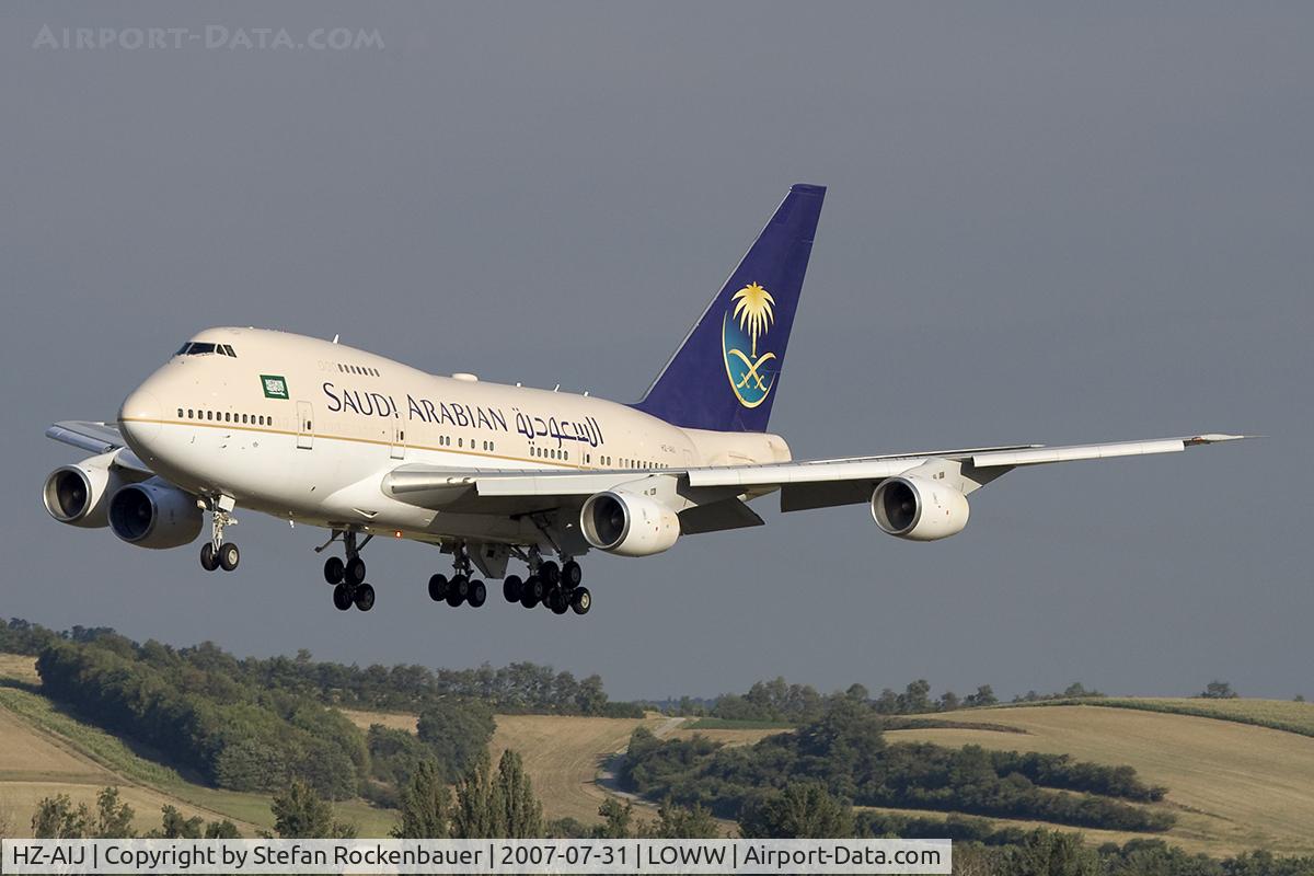 HZ-AIJ, 1982 Boeing 747SP-68 C/N 22750, Special visitor.