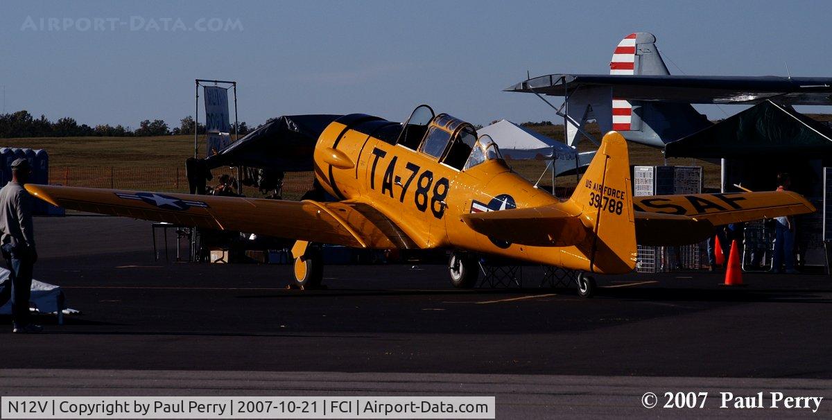 N12V, 1944 North American T-6G Texan C/N 197-88, Some more light on this vivid visitor