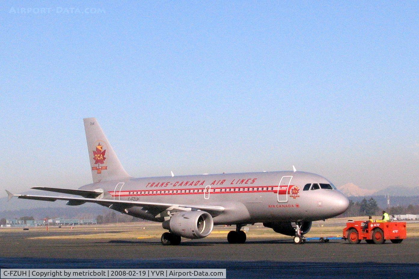 C-FZUH, 1997 Airbus A319-114 C/N 711, entering the hangar for work