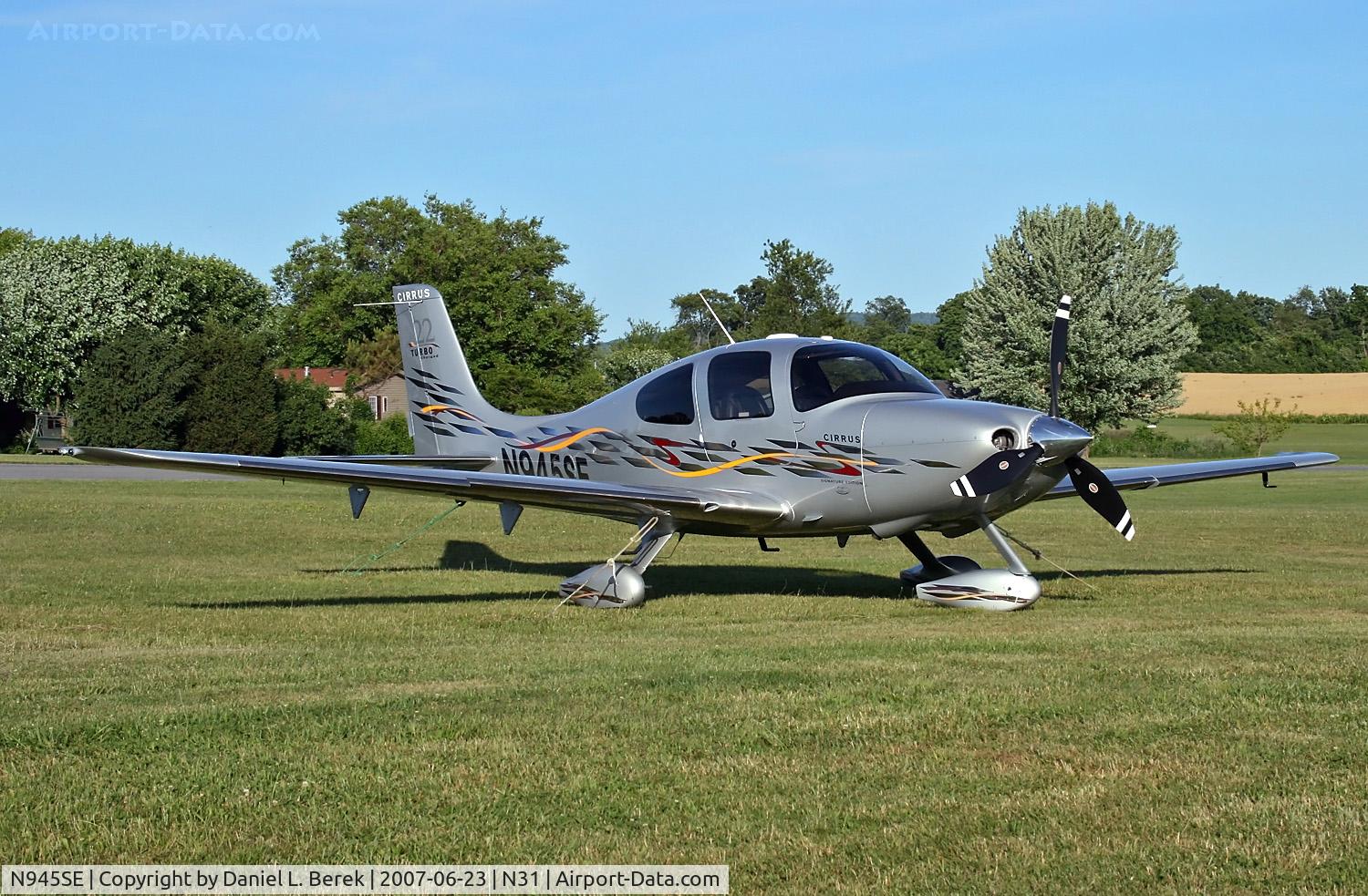 N945SE, 2007 Cirrus SR22 C/N 2394, The belle with all the whistles: a factory-fresh Signature Edition Turbo SR-22 shows off her fancy plumage.
