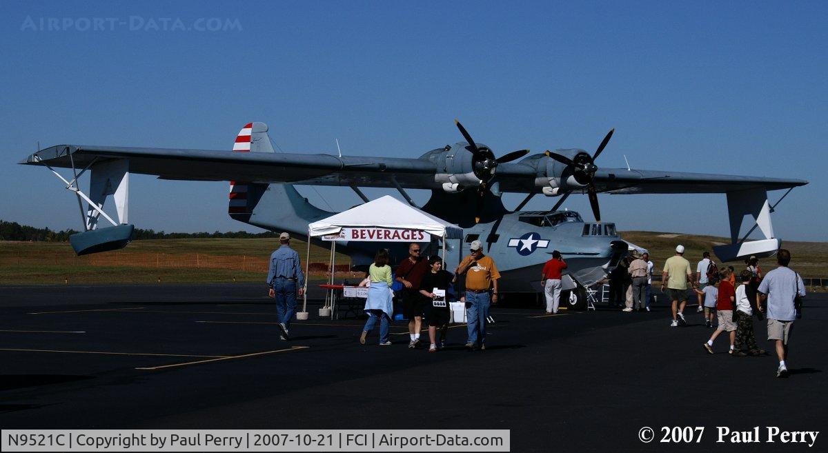 N9521C, 1943 Consolidated Vultee 28-5ACF C/N 1656, Hard not to draw a crowd when you are this large and lovely