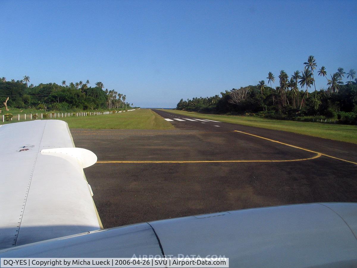 DQ-YES, 1980 Embraer EMB-110P2 Bandeirante C/N 110307, Turning onto the runway