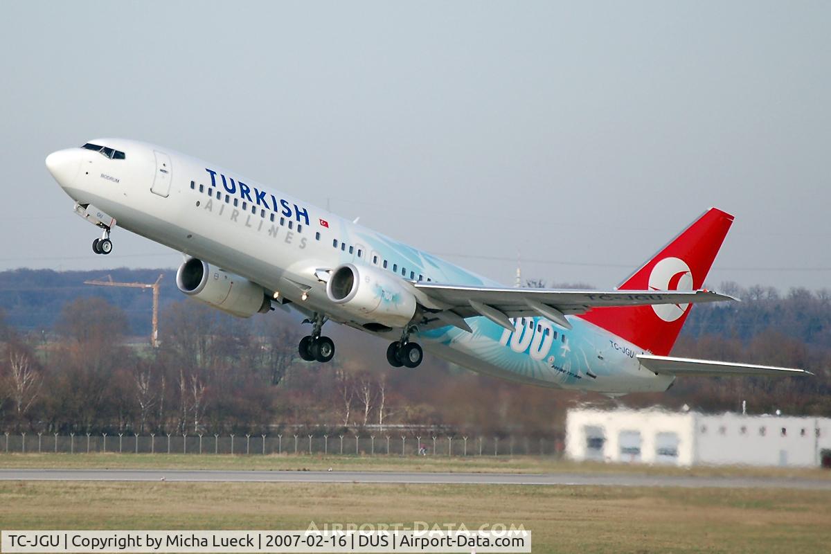 TC-JGU, 2006 Boeing 737-8F2 C/N 34418, Take-off