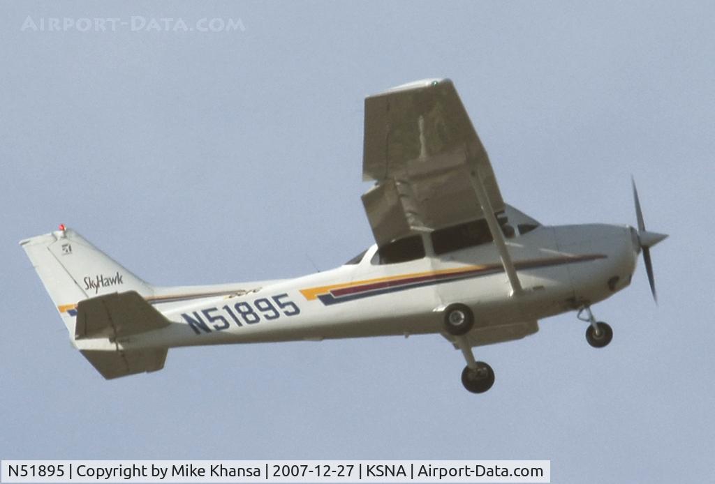 N51895, 2002 Cessna 172R C/N 17281112, Cessna 172R climbing up the blue sky.