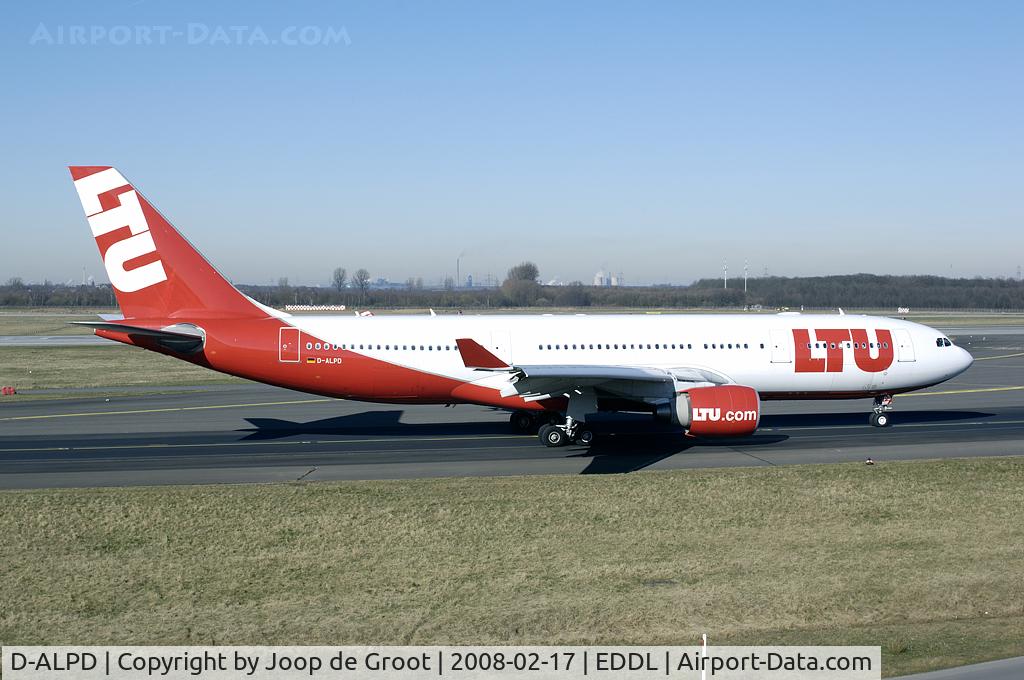 D-ALPD, 2002 Airbus A330-223 C/N 454, Beautifull fresh new colors on this LTU A330.