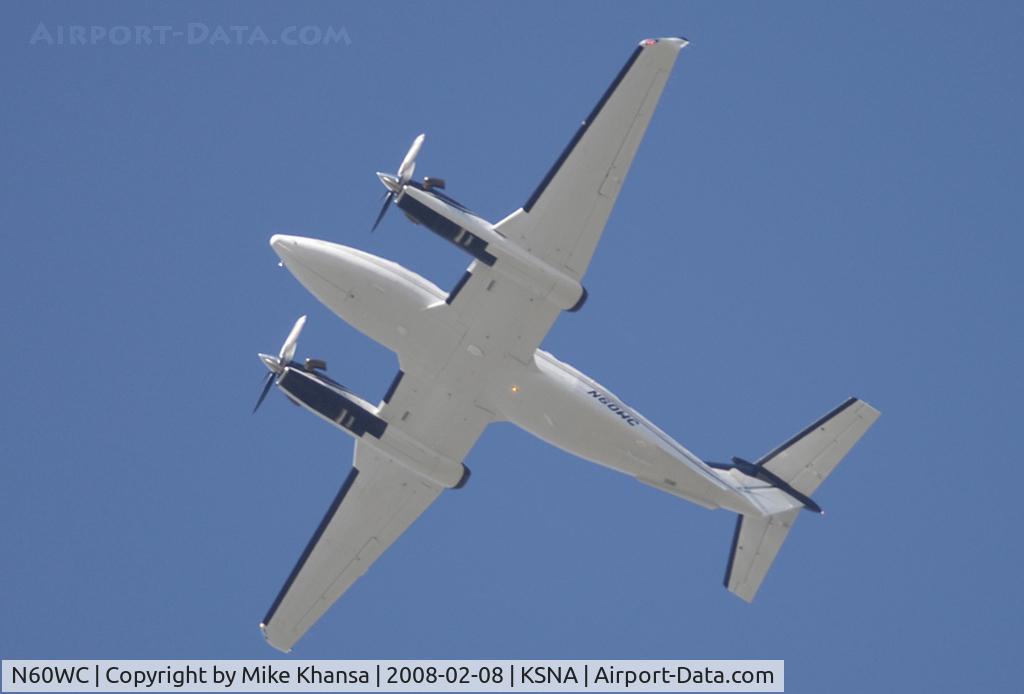 N60WC, 1993 Beech B300 King Air C/N FL-96, Beech B300 positive climb passing overhead