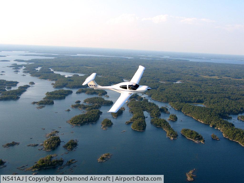 N541AJ, 2005 Diamond DA-40 Diamond Star C/N 40.541, IN Flight