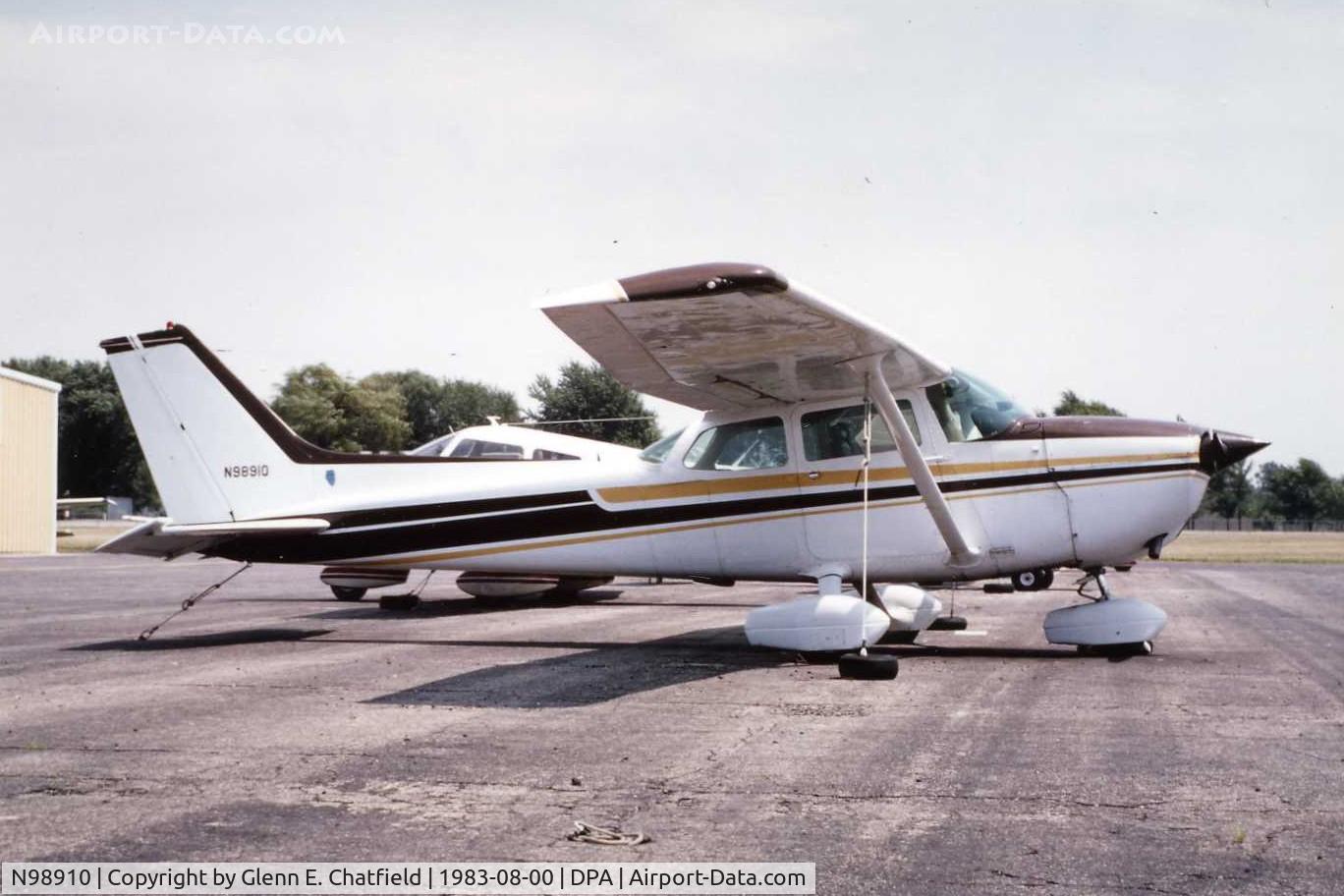 N98910, Cessna 172 SP C/N Not found LV-FKH, Photo taken for aircraft recognition training.  Ex-N98910, Cessna 172 Skyhawk