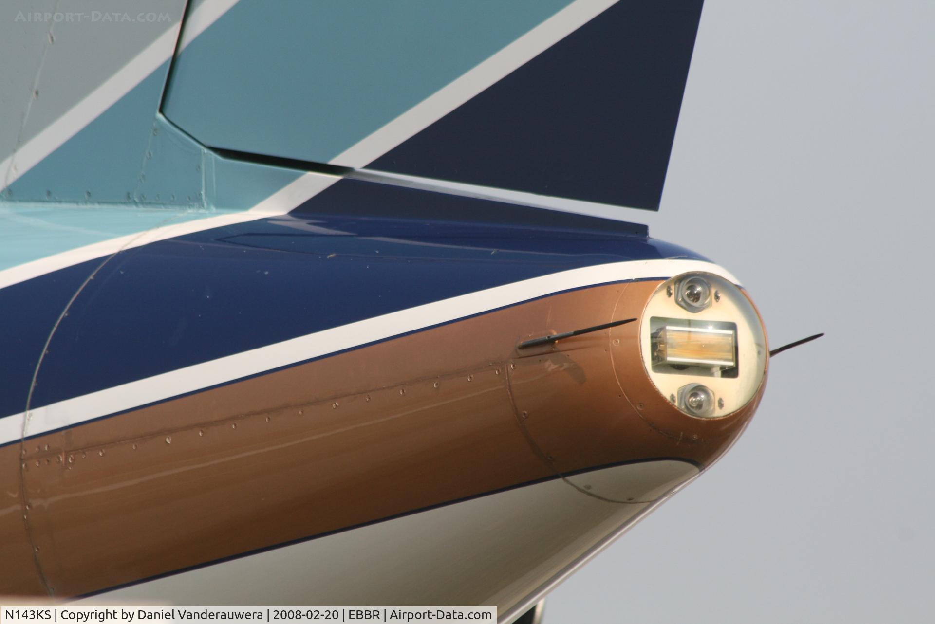 N143KS, 1999 Gulfstream Aerospace G-IV C/N 1364, unusual view